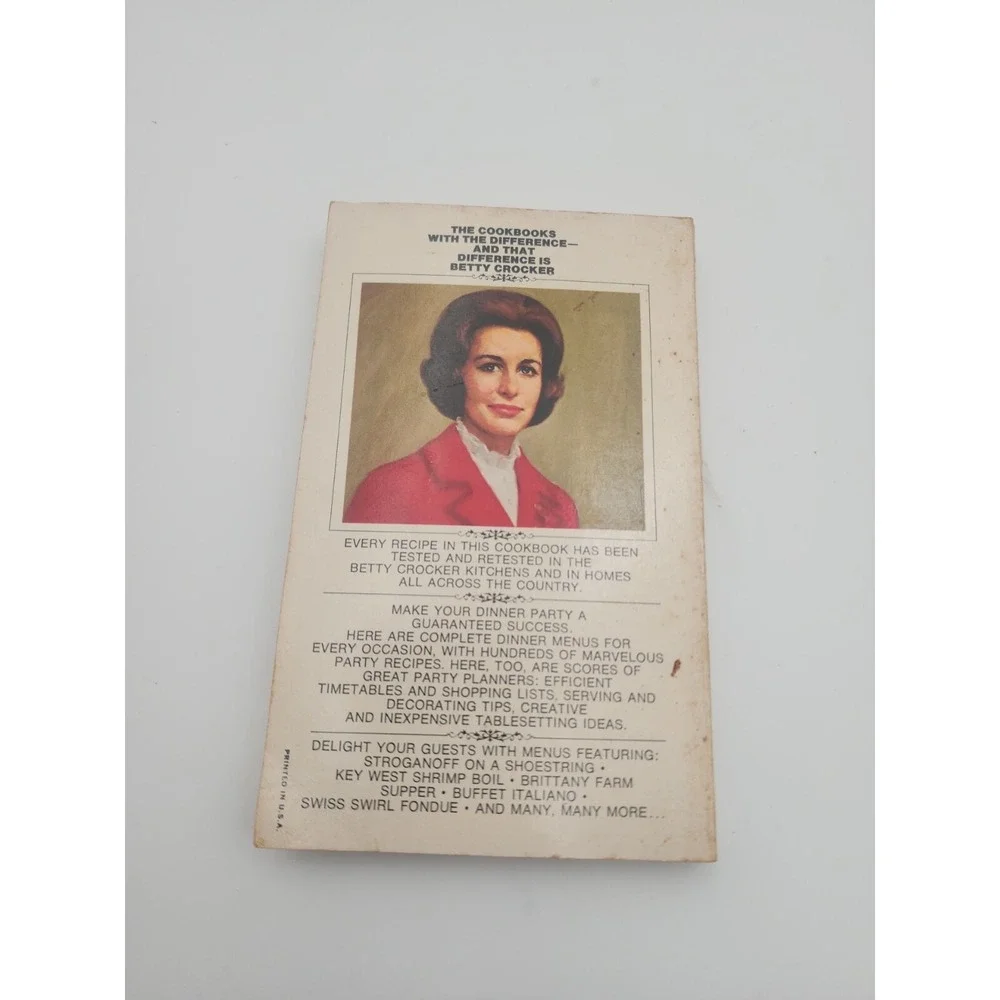 Vintage 1975 Betty‎ Crocker's Dinner Parties Cookbook Special Edition Paperback
